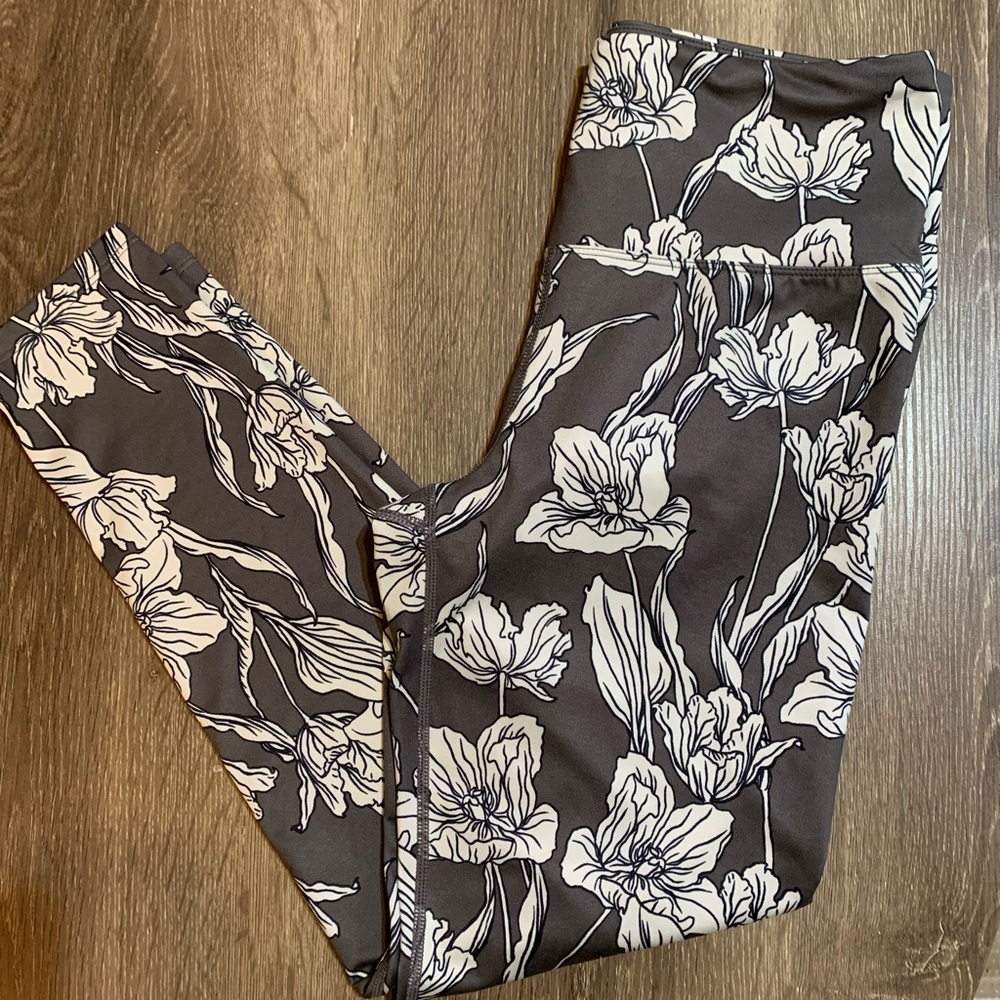 JoyLab Floral Print Leggings 24” Size Medium Grey / Black / White